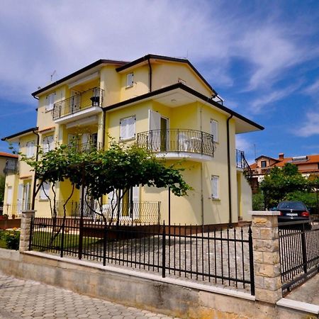Ferienwohnung Fuer 2 Personen 30 M2 In Novigrad, Istrien Karpinjan Exterior photo