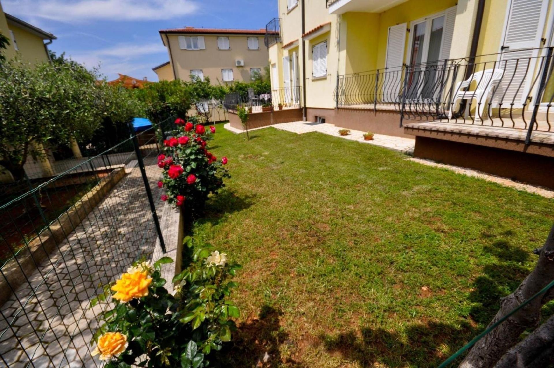 Ferienwohnung Fuer 2 Personen 30 M2 In Novigrad, Istrien Karpinjan Exterior photo